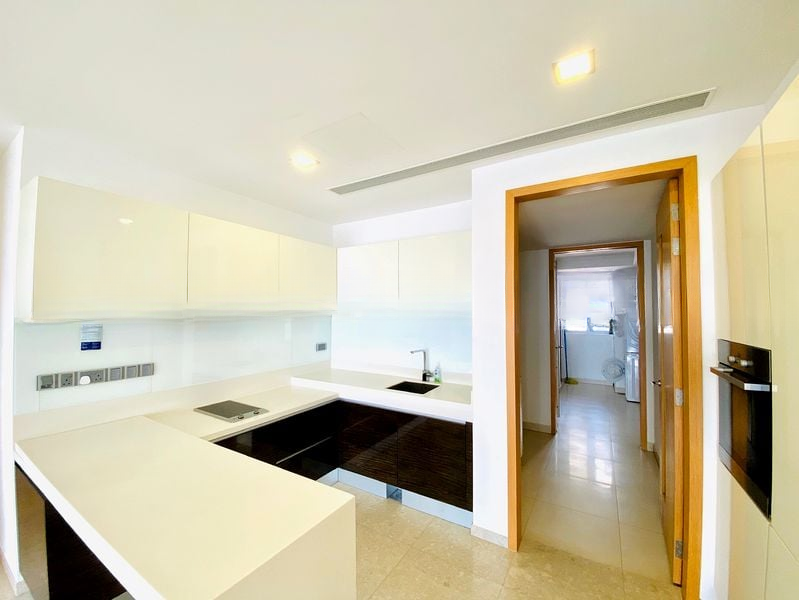 MARINA BAY SUITES 7