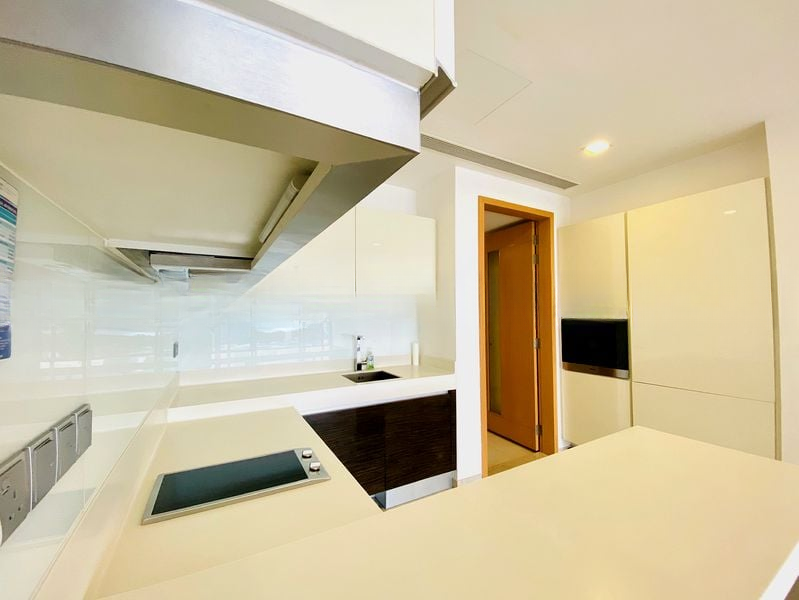 MARINA BAY SUITES 10
