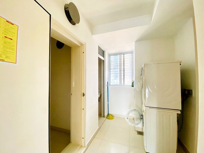 MARINA BAY SUITES 9