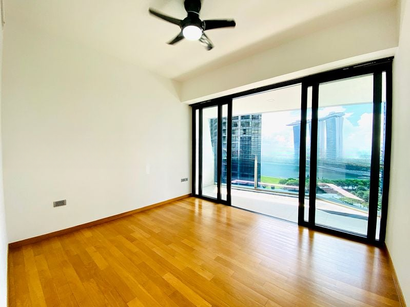 MARINA BAY SUITES 12