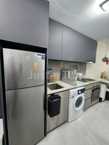 RIVERFRONT RESIDENCES 4