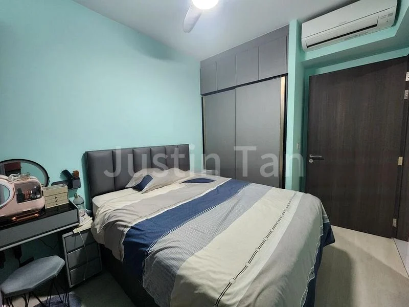 RIVERFRONT RESIDENCES 9