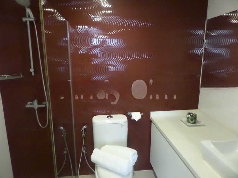 INTERNATIONAL PLAZA 9