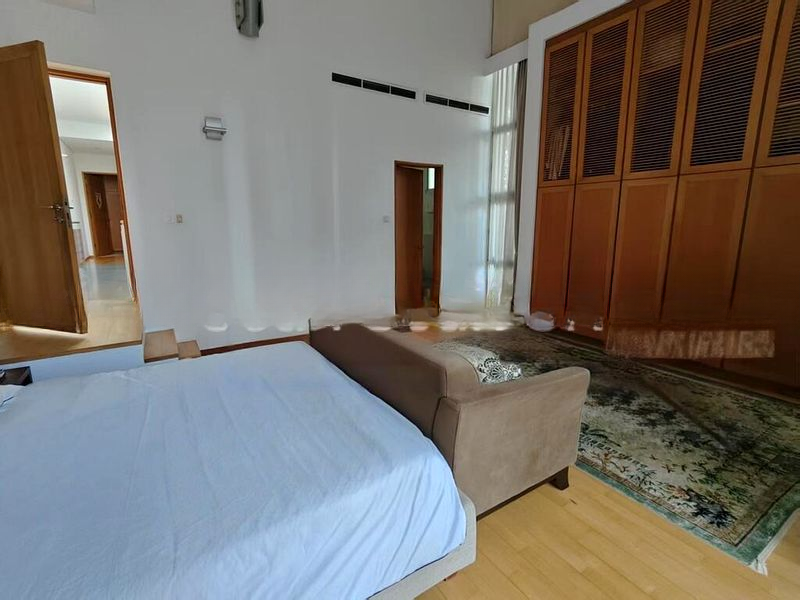RESIDENCE 8 4