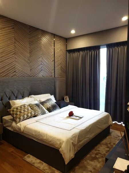 THE PEAK @ CAIRNHILL II 7