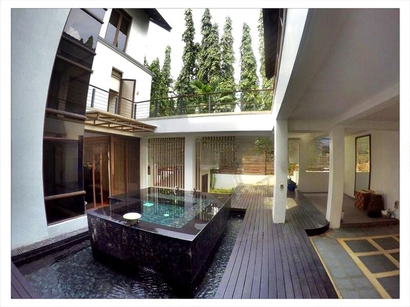 WOODGROVE ESTATE 12