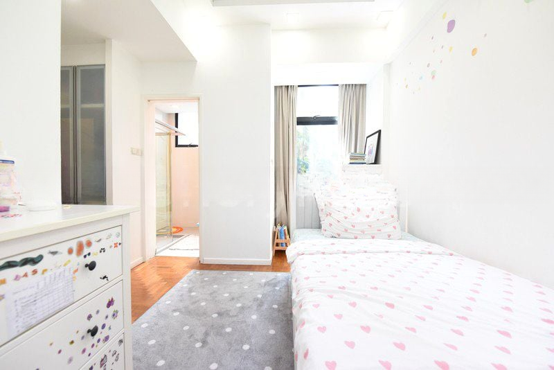LEONIE GARDENS 10