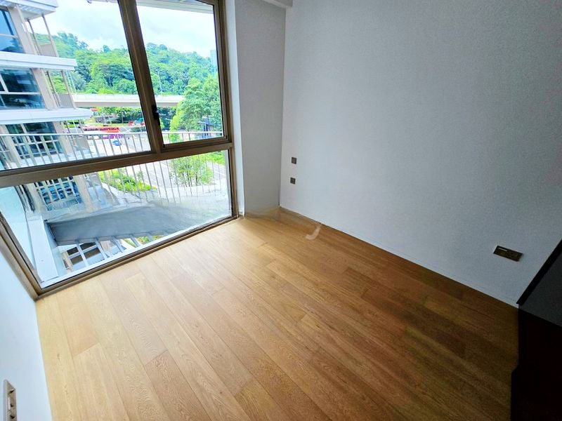 THE REEF AT KING'S DOCK 9