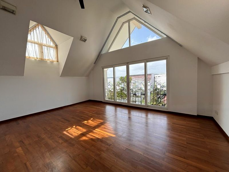 OPERA ESTATE 8