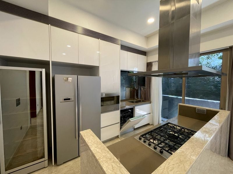 THE WHITLEY RESIDENCES 12