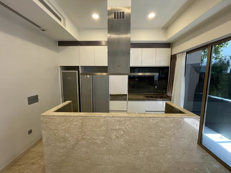 THE WHITLEY RESIDENCES 13
