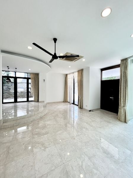 OPERA ESTATE 4