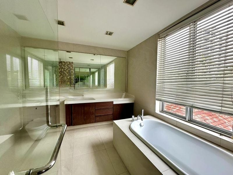 THOMSON VIEW CONDOMINIUM 6