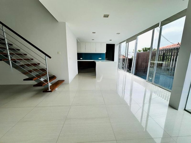 THOMSON VIEW CONDOMINIUM 12