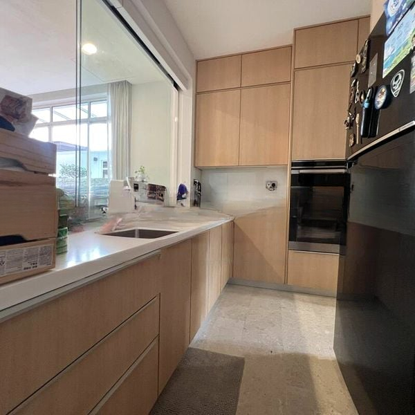 LUXUS HILLS 8