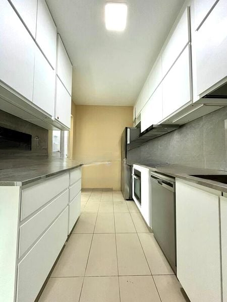 KENSINGTON PARK CONDOMINIUM 4