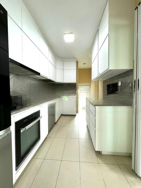 KENSINGTON PARK CONDOMINIUM 5
