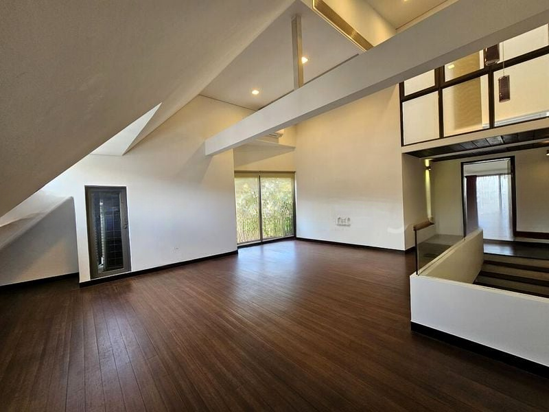 PEAKVIEW ESTATE 1