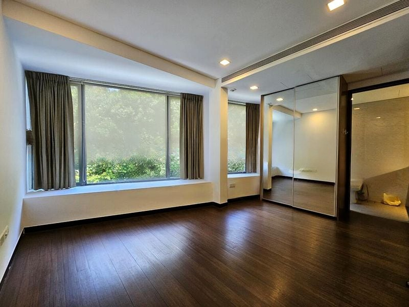 PEAKVIEW ESTATE 2
