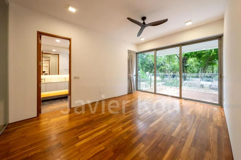 THE SEAFRONT ON MEYER 3