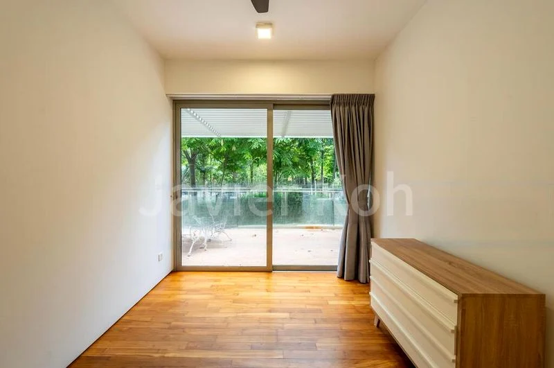 THE SEAFRONT ON MEYER 5