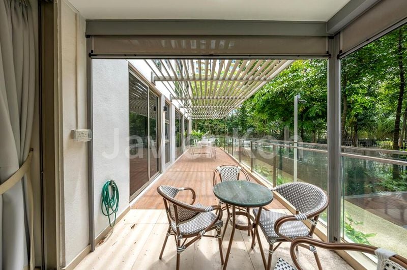 THE SEAFRONT ON MEYER 10