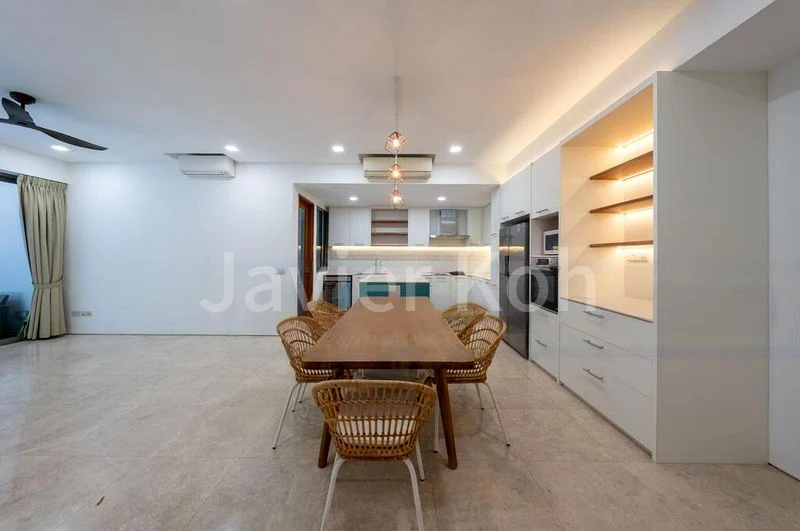 THE SEAFRONT ON MEYER 12