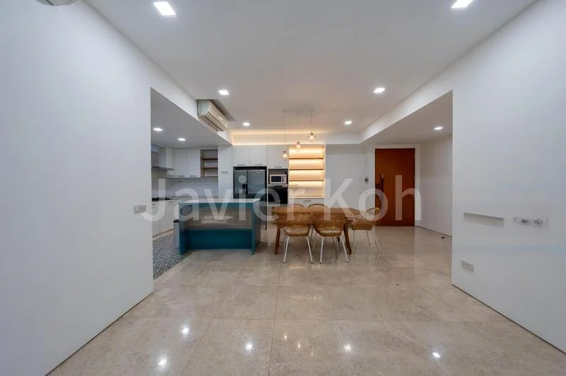 THE SEAFRONT ON MEYER 15