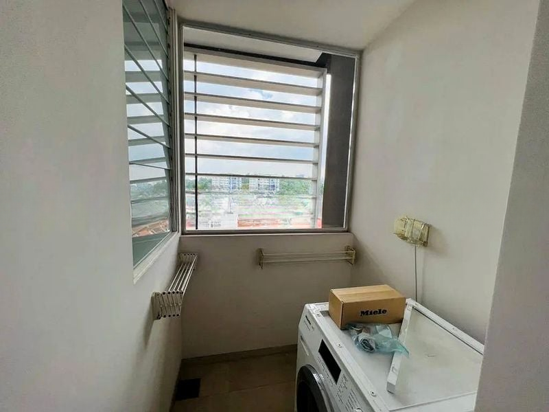 URBAN SUITES 8