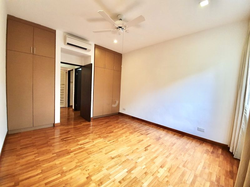 NASSIM REGENCY 5