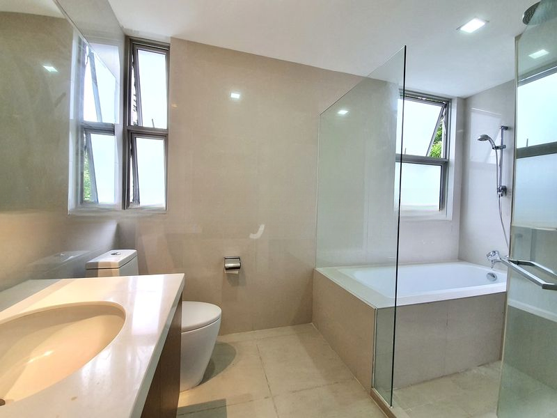 NASSIM REGENCY 6