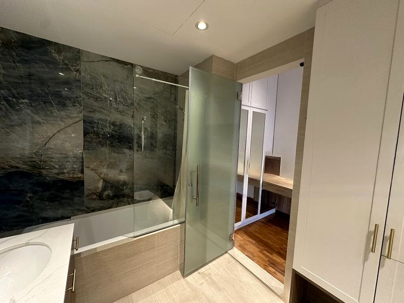 THE ROCHESTER RESIDENCES 8