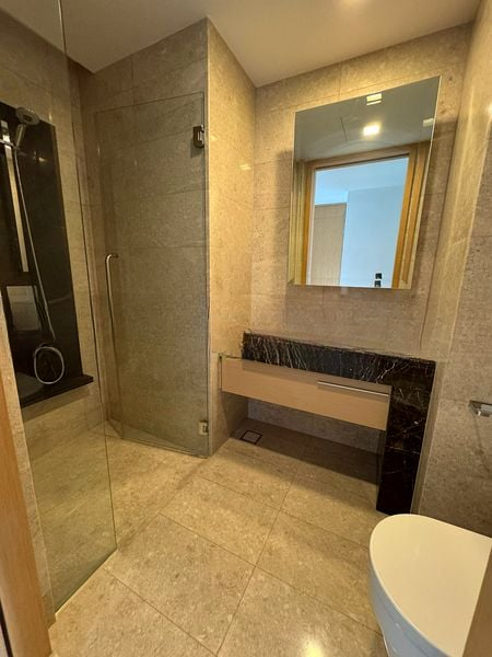 MARINA BAY SUITES 11