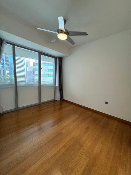 MARINA BAY SUITES 12