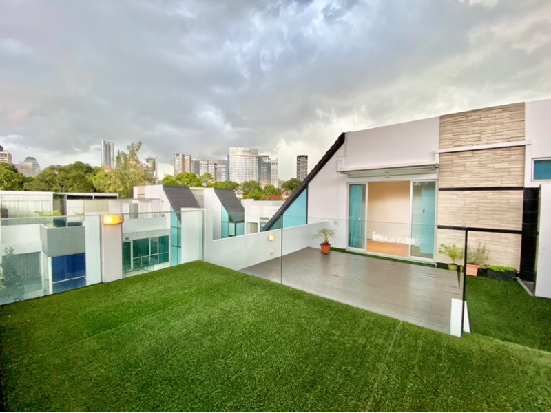 BEAUFORT ON NASSIM 18