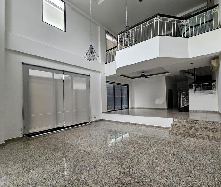 RESIDENCES @ NOVENA 8