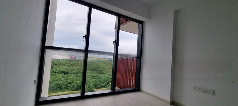 RIVERFRONT RESIDENCES 10