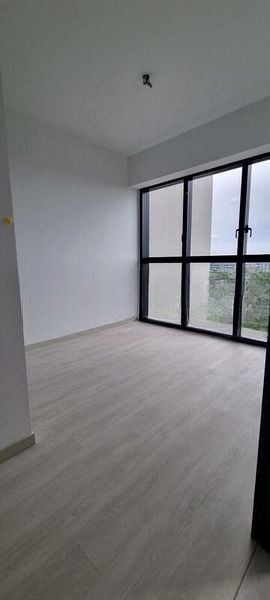 RIVERFRONT RESIDENCES 15