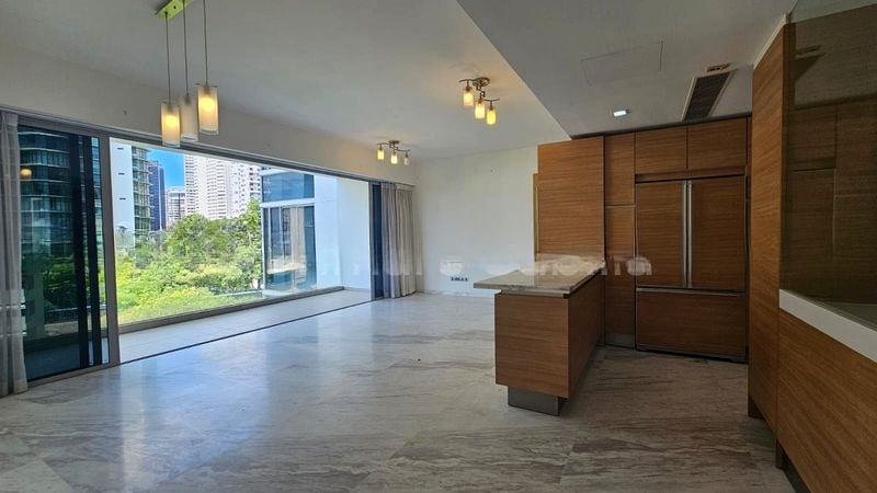 SUITES @ CAIRNHILL 13