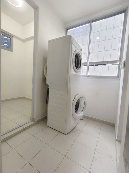 SUITES @ CAIRNHILL 13