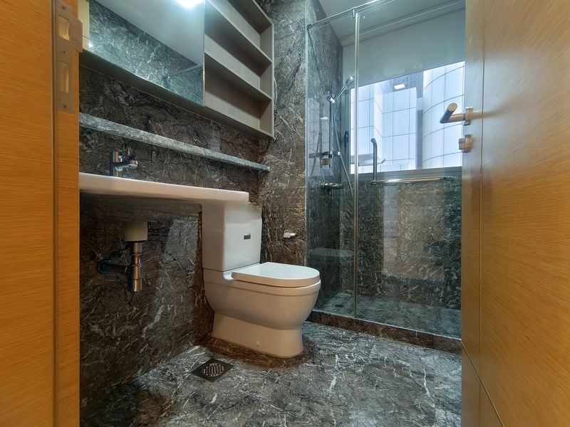 SUITES @ CAIRNHILL 14