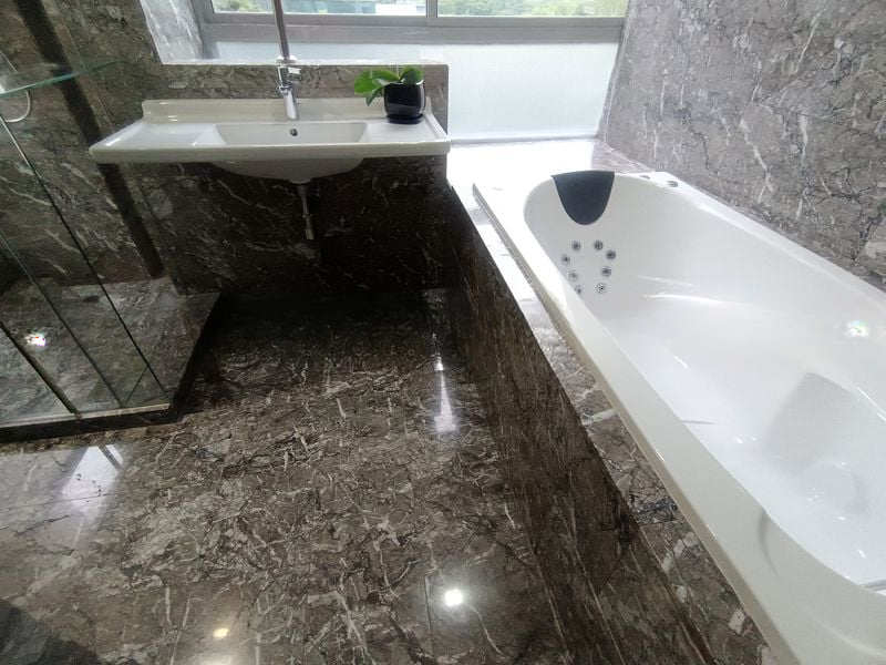 SUITES @ CAIRNHILL 11