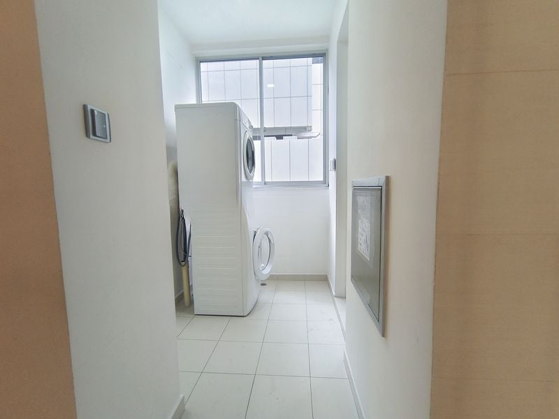 SUITES @ CAIRNHILL 12