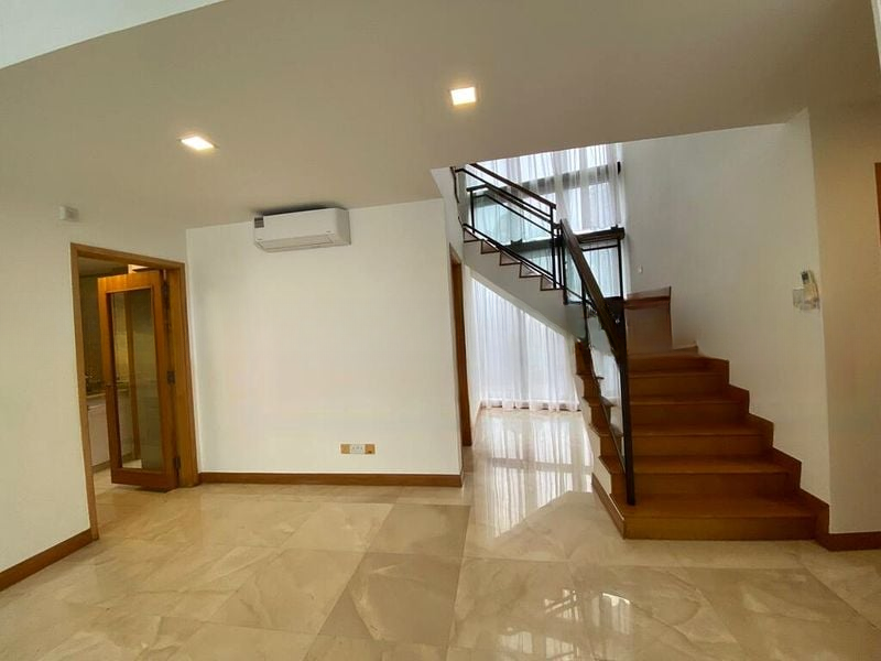 ROSEVALE 8