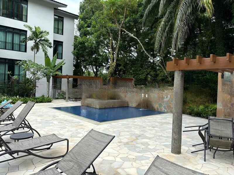 GALLOP COURT 14