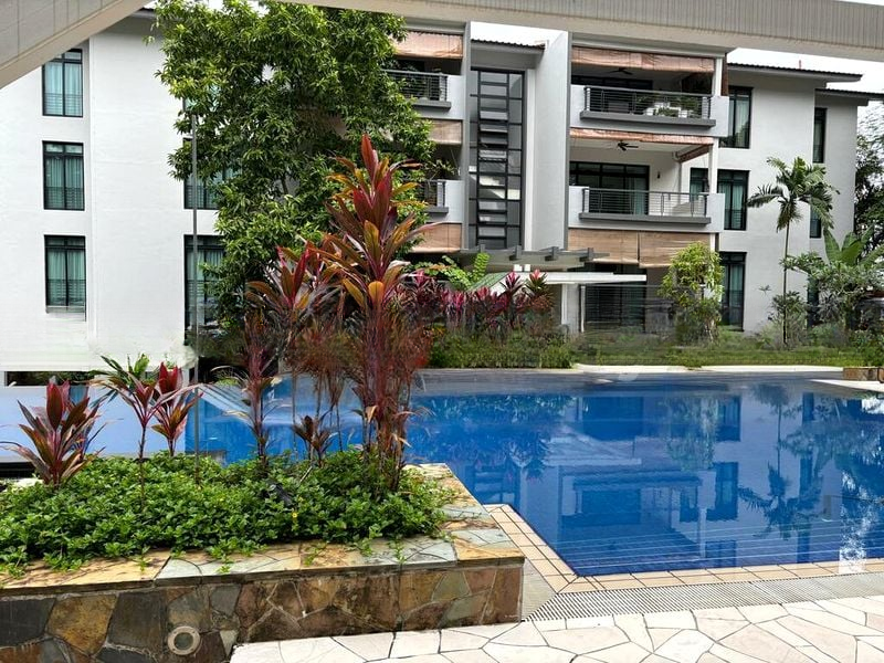GALLOP COURT 13