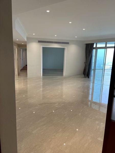 SEVEN HOLT ROAD 2