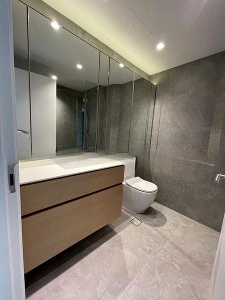 SEVEN HOLT ROAD 10