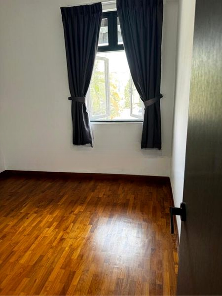 LAKESIDE GROVE 4