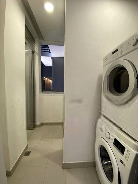 ROBIN RESIDENCES 13